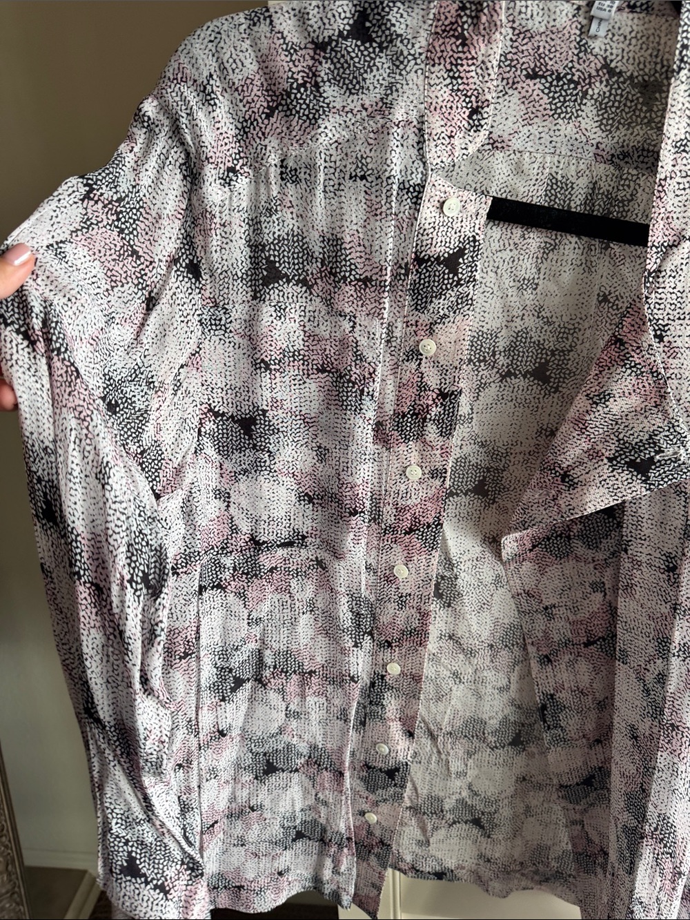 Reiss Pink Black White Printed Button-Front Blouse! 🖤💞🖤💞 - Picture 4 of 8
